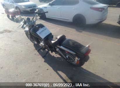 2001 SUZUKI GZ250 - JS1NJ48A012101353