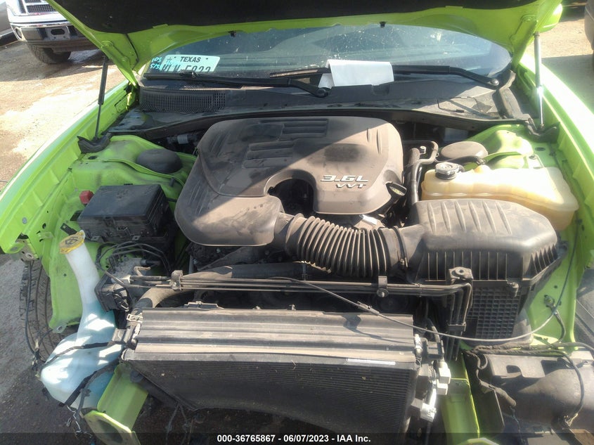 VIN 2C3CDXBG0KH743619 2019 DODGE CHARGER SXT