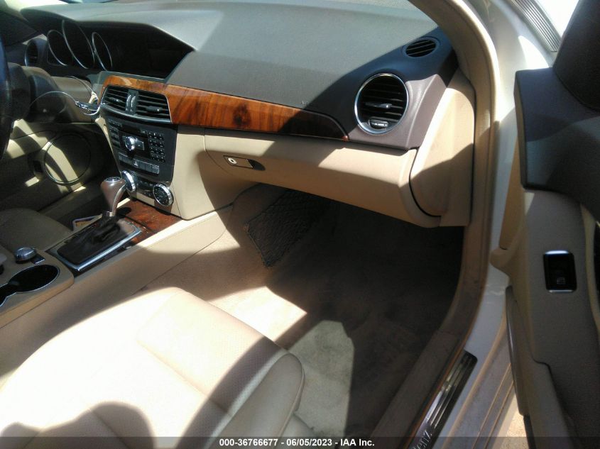 2014 MERCEDES-BENZ C-CLASS C 250 - WDDGF4HB0EA962588