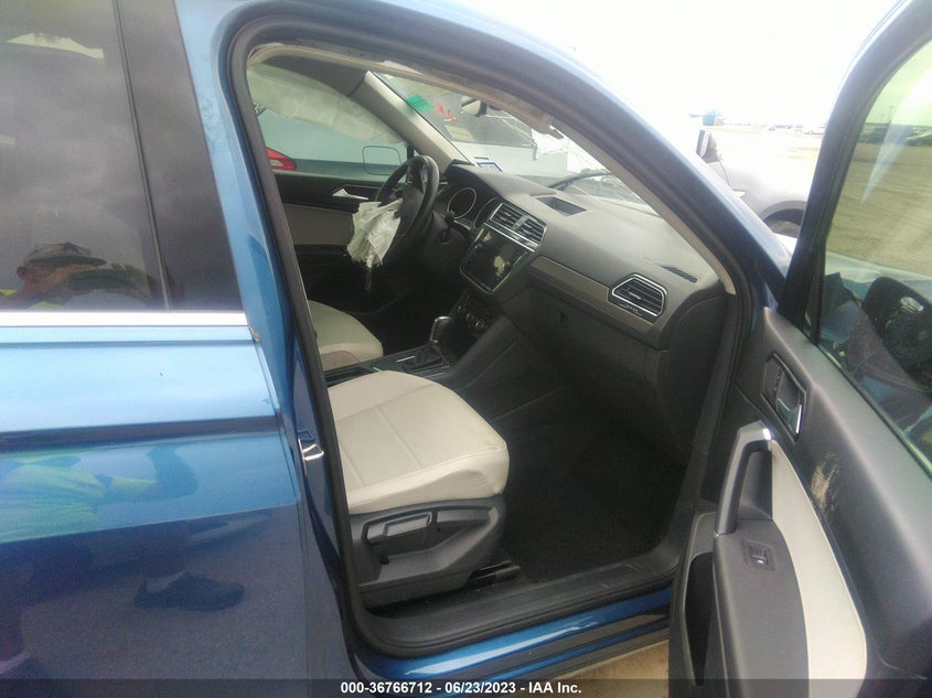 VIN 3VV3B7AX7JM176555 2018 VOLKSWAGEN TIGUAN SEL/SE