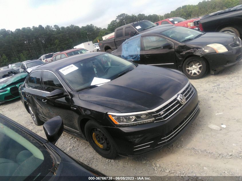 2017 VOLKSWAGEN PASSAT R-LINE W/COMFORT PKG - 1VWDT7A32HC031753