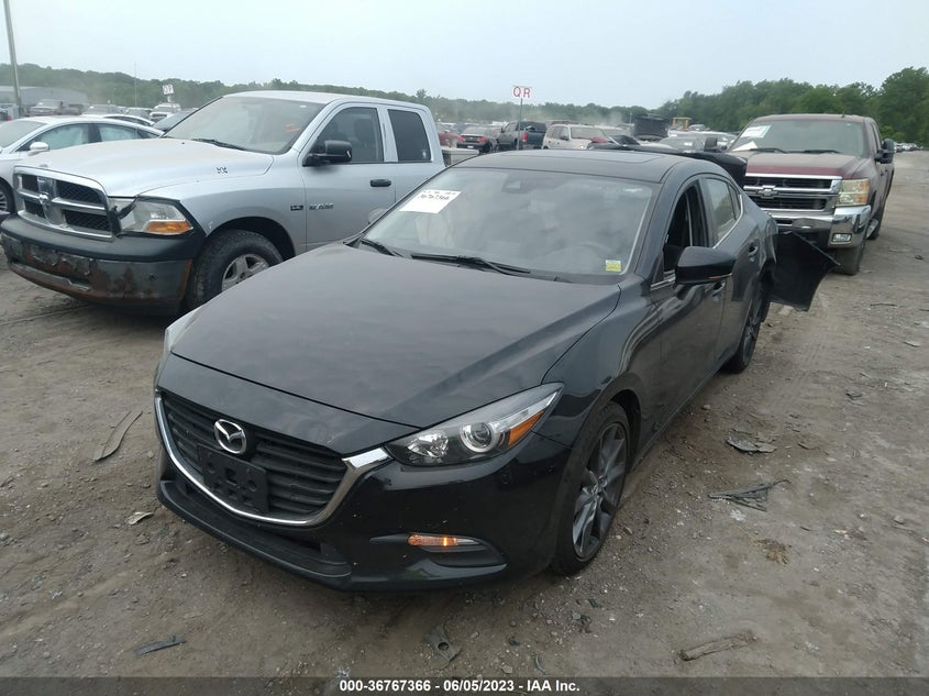 VIN 3MZBN1V33JM268037 2018 MAZDA MAZDA3 4-DOOR TOURING