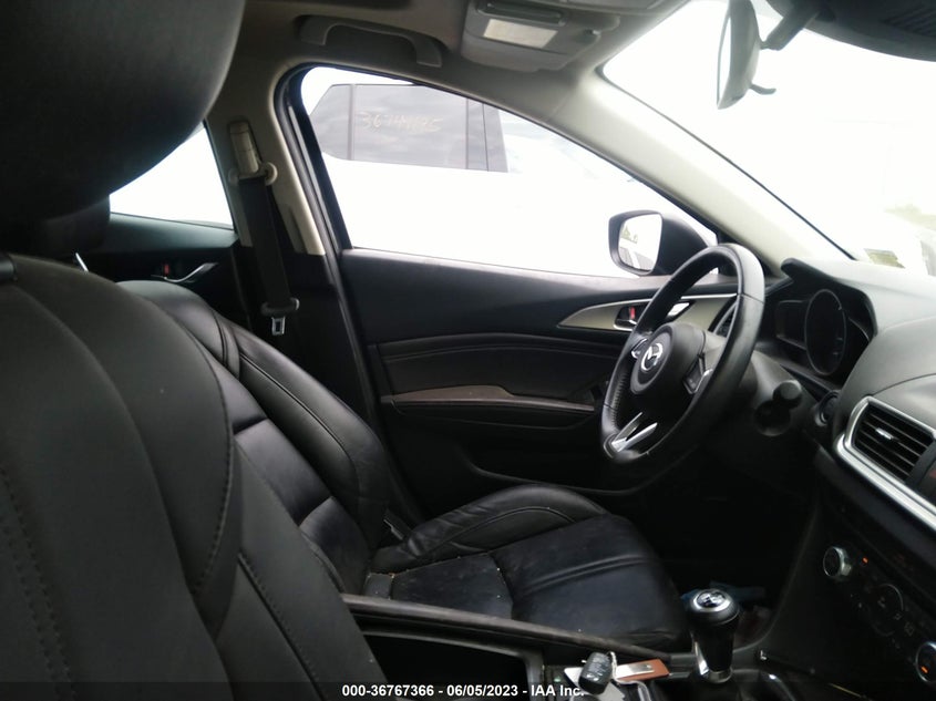 VIN 3MZBN1V33JM268037 2018 MAZDA MAZDA3 4-DOOR TOURING