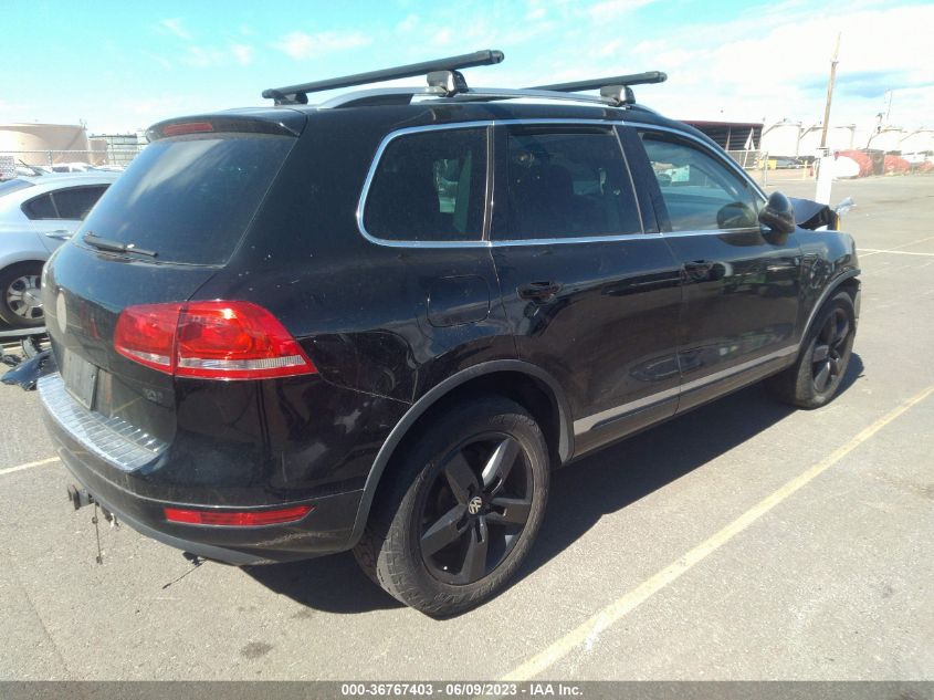 2014 VOLKSWAGEN TOUAREG LUX - WVGEP9BP9ED006276