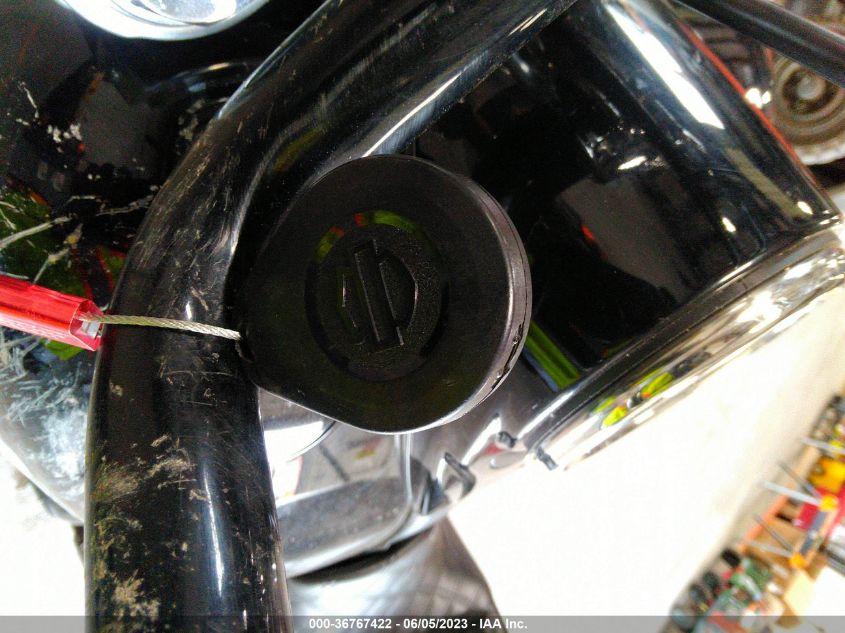 2020 HARLEY-DAVIDSON FLSL - 1HD1YDJ24LB068099