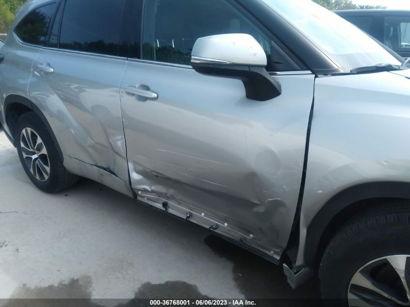 2021 TOYOTA HIGHLANDER XLE - 5TDGZRAH5MS040400