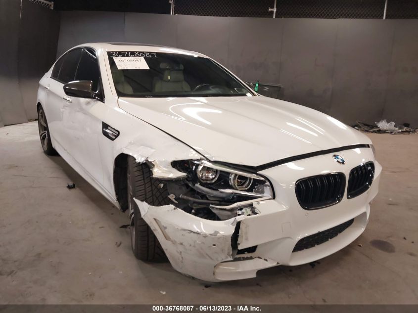 BMW-M5-WBSFV9C55ED593967