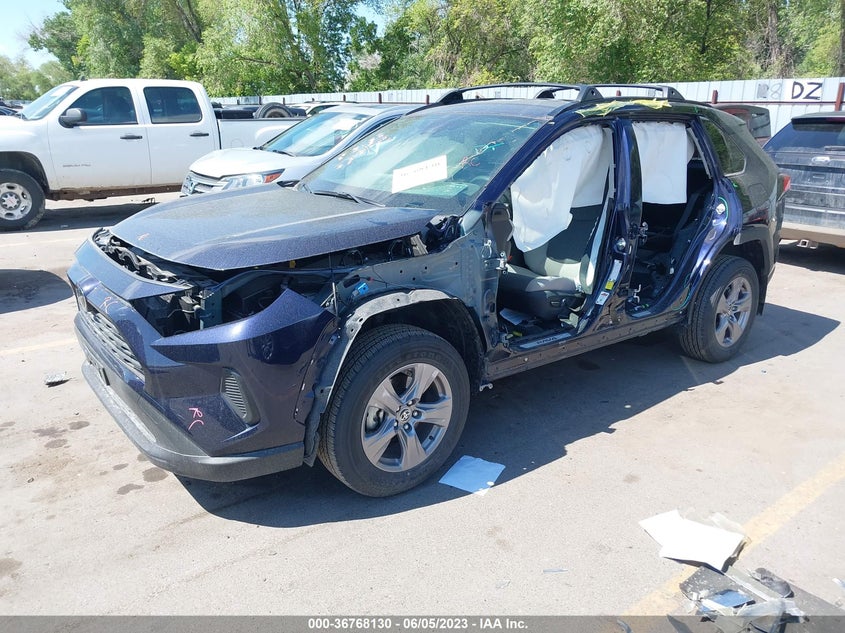 VIN JTMP1RFV9PJ040620 2023 TOYOTA RAV4 XLE