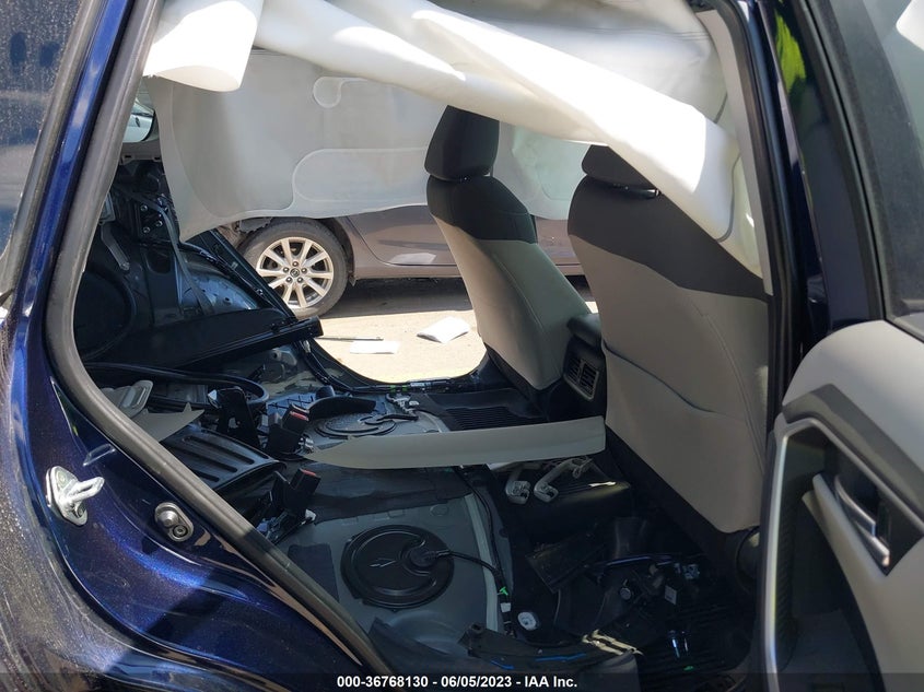 VIN JTMP1RFV9PJ040620 2023 TOYOTA RAV4 XLE