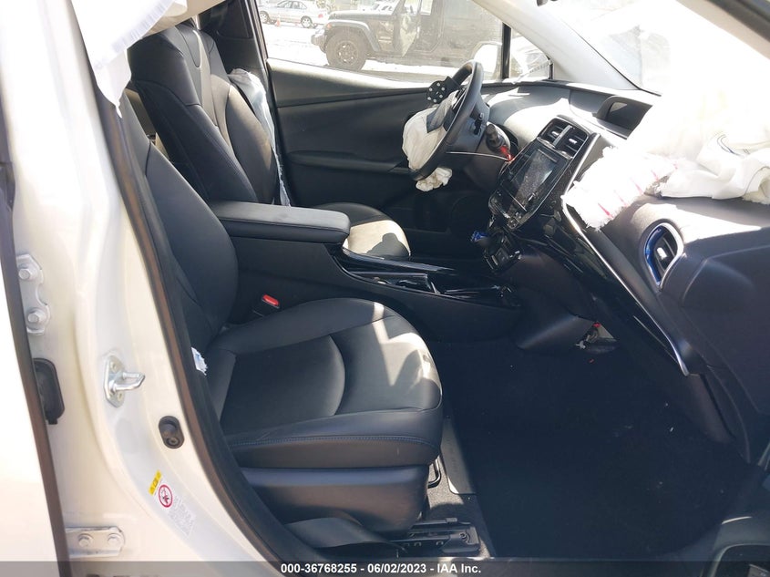 VIN JTDKARFUXJ3064034 2018 TOYOTA PRIUS TWO/TWO ECO/THREE
