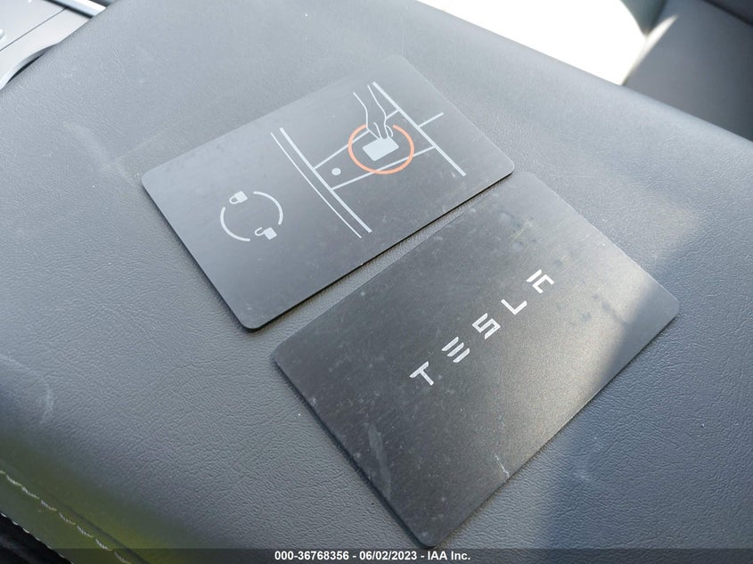 VIN 7SAYGDEE3NF560715 2022 TESLA MODEL Y LONG RANGE