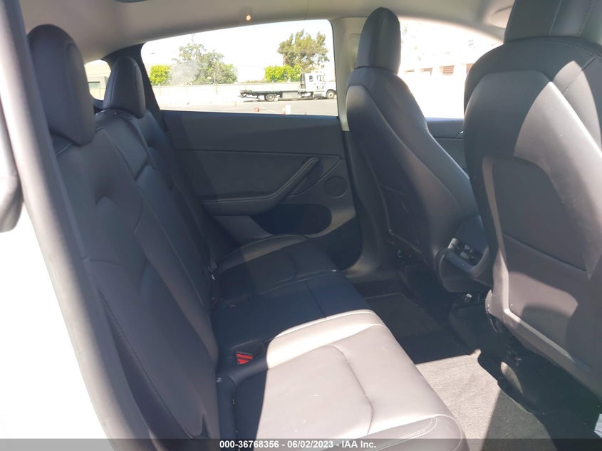 VIN 7SAYGDEE3NF560715 2022 TESLA MODEL Y LONG RANGE