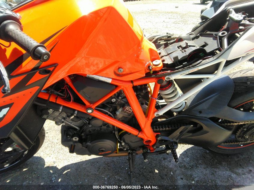 2015 KTM 1290 SUPER DUKE R VBKV39404FM917759