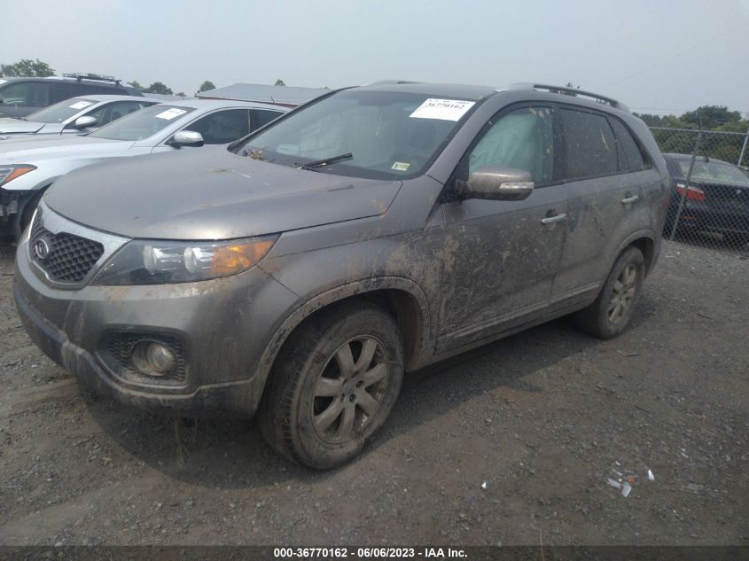 2013 KIA SORENTO LX - 5XYKTDA65DG416779