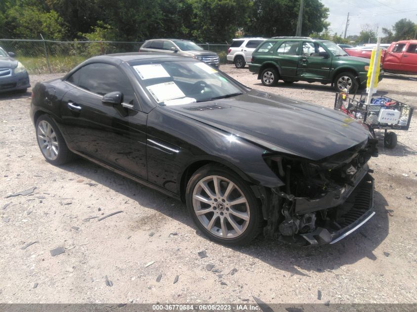 2017 MERCEDES-BENZ SLC SLC 300 - WDDPK3JAXHF143876