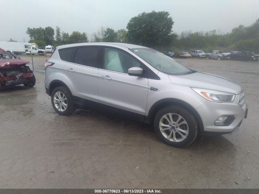 2017 FORD ESCAPE SE - 1FMCU9GD5HUC77869