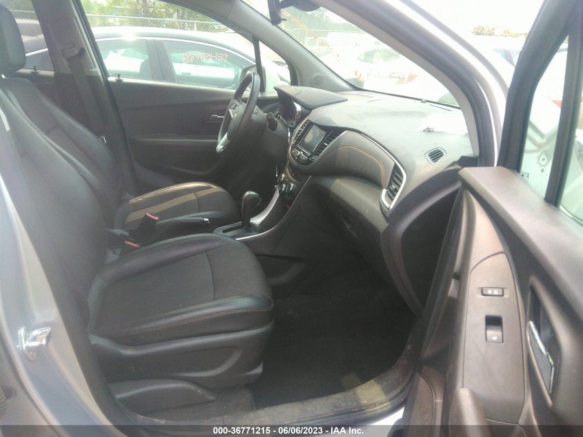VIN KL7CJLSBXLB030395 2020 CHEVROLET TRAX LT