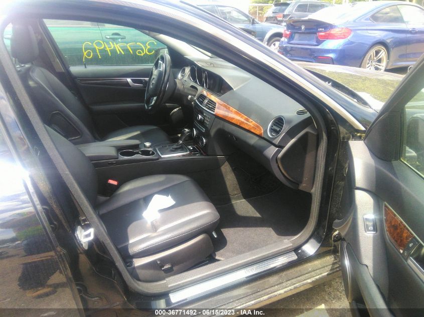 2014 MERCEDES-BENZ C-CLASS C 300 - WDDGF8AB7EG230912