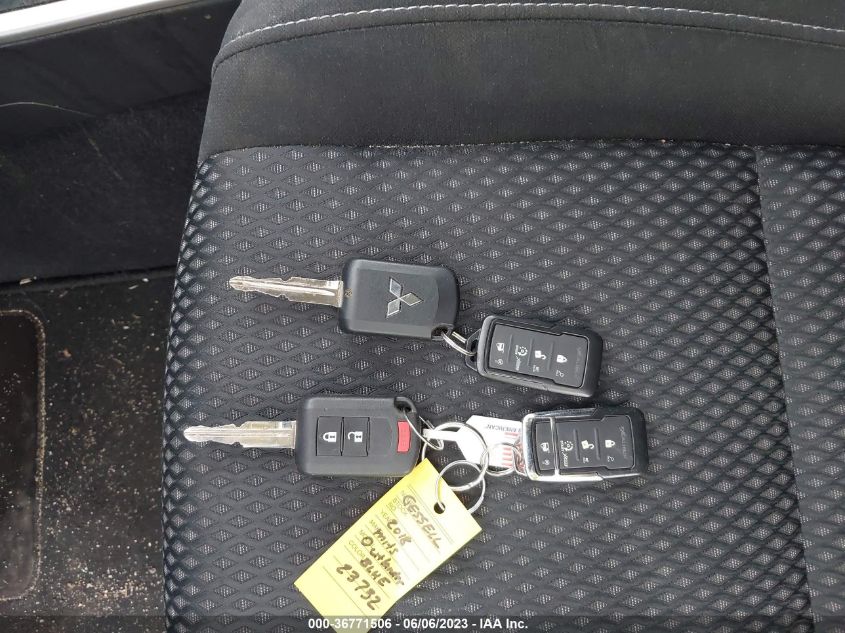 2018 MITSUBISHI OUTLANDER SE/SEL/LE - JA4AZ3A33JJ002500