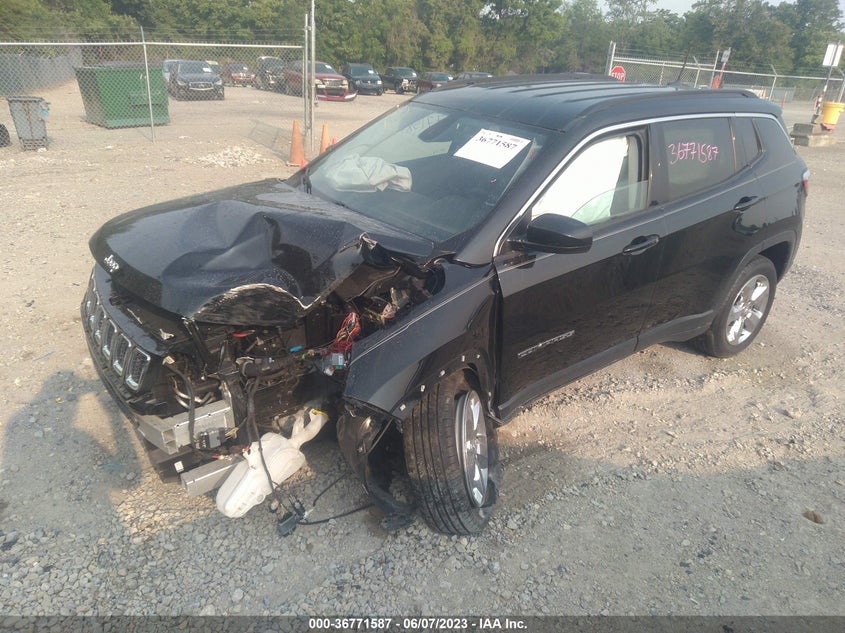 VIN 3C4NJDBB7JT282926 2018 JEEP COMPASS LATITUDE