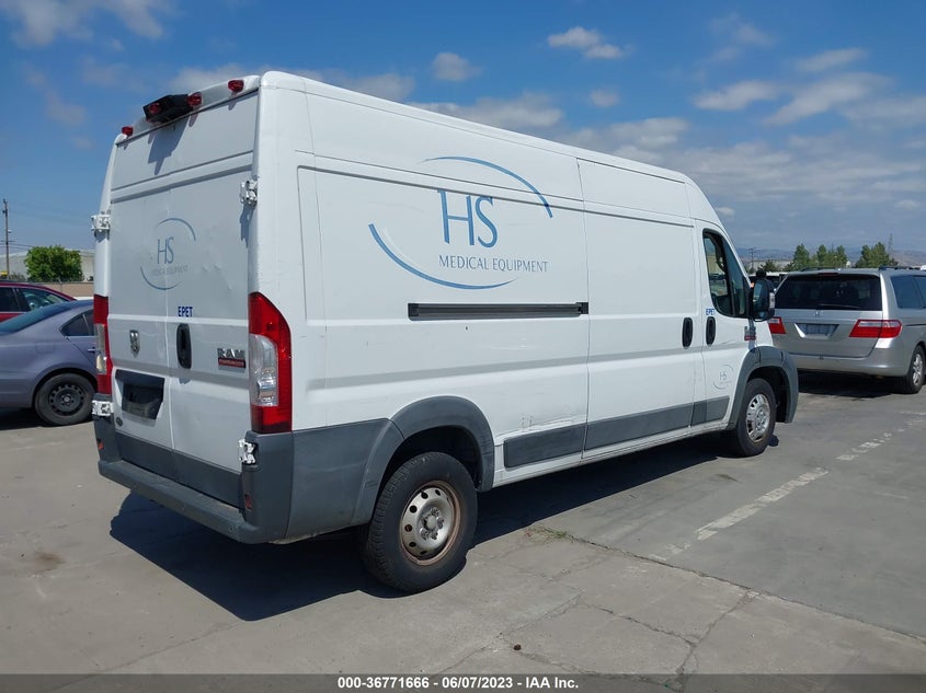 VIN 3C6TRVDG9JE111069 2018 RAM PROMASTER CARGO VAN