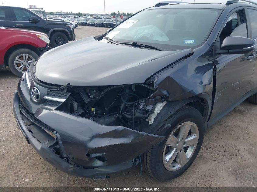 2015 TOYOTA RAV4 XLE - JTMWFREV7FD051255