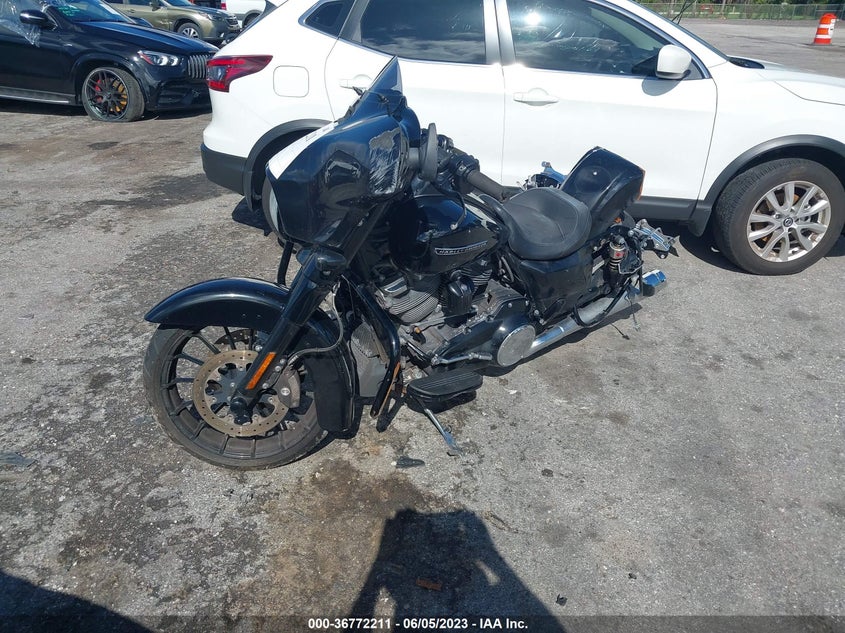 VIN 1HD1KRC10JB686083 2018 HARLEY-DAVIDSON FLHXS STREET GLIDE SPECIAL
