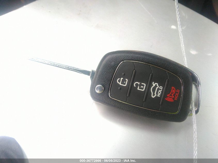 2015 HYUNDAI SONATA 2.4L SE - 5NPE24AF3FH166986