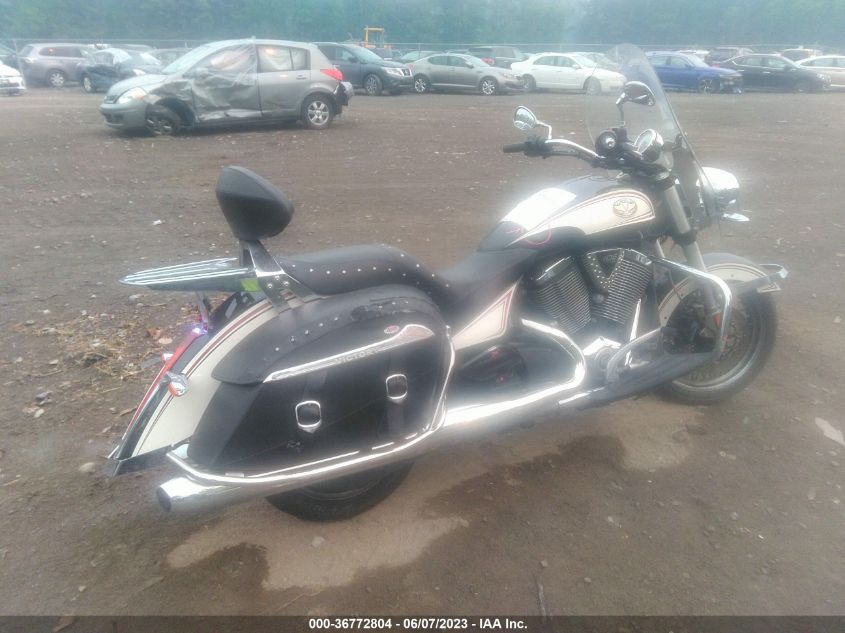 2012 VICTORY MOTORCYCLES CROSS ROADS CUSTOM/LE 5VPBW36N8C3004281