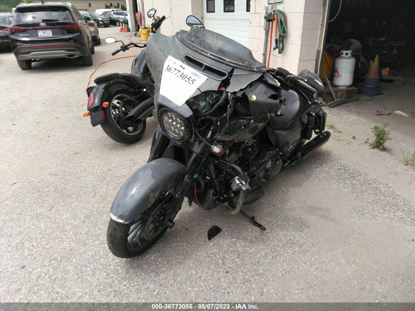 2018 HARLEY-DAVIDSON FLHXSE CVO STREET GLIDE 1HD1PXL14JB956356