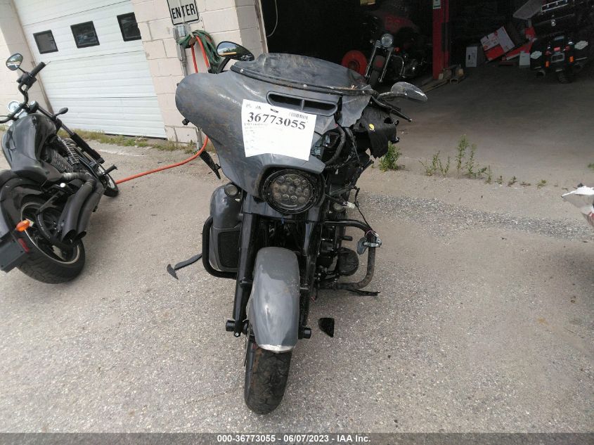 2018 HARLEY-DAVIDSON FLHXSE CVO STREET GLIDE 1HD1PXL14JB956356