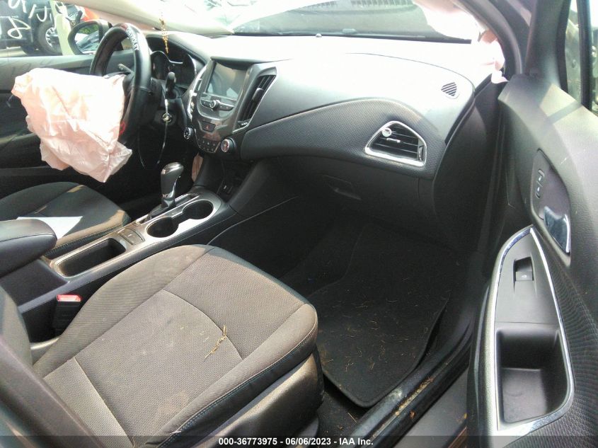 2018 CHEVROLET CRUZE LT - 1G1BE5SM3J7242838