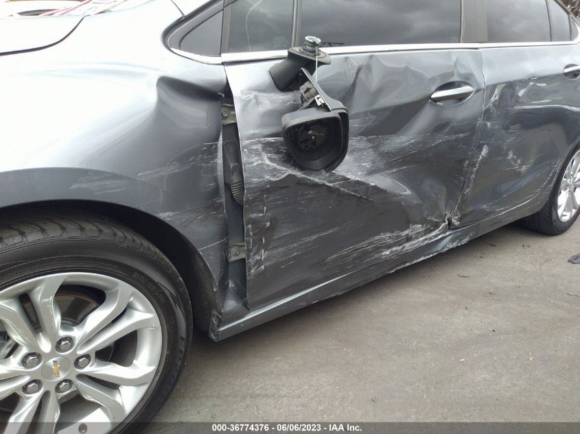 2019 CHEVROLET CRUZE LT - 1G1BE5SM1K7138639