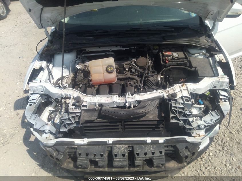 2016 FORD FOCUS SE - 1FADP3K21GL254179
