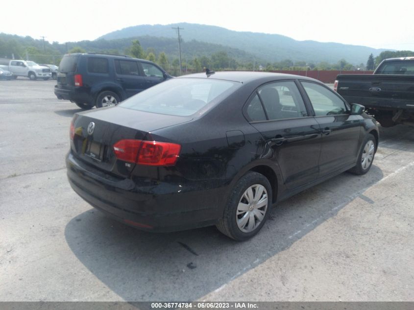 2014 VOLKSWAGEN JETTA SEDAN SE - 3VWD17AJ4EM420120