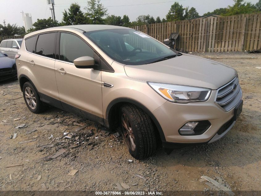 2017 FORD ESCAPE SE - 1FMCU0GD7HUA52400