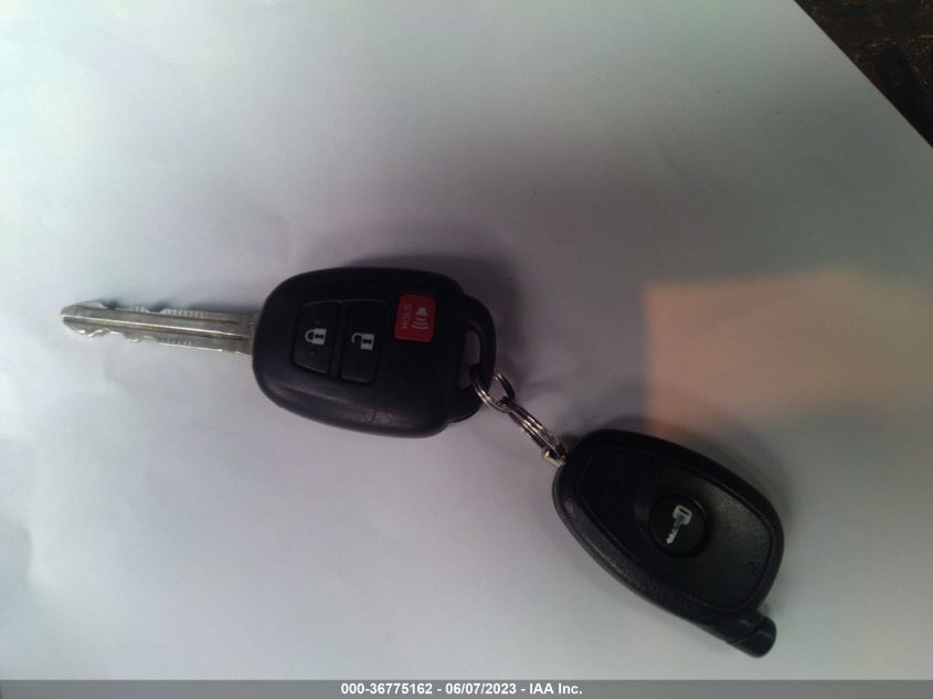2015 TOYOTA RAV4 XLE - 2T3RFREV7FW262410