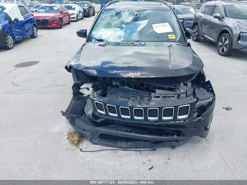 VIN 3C4NJCBB8KT637467 2019 JEEP COMPASS LATITUDE