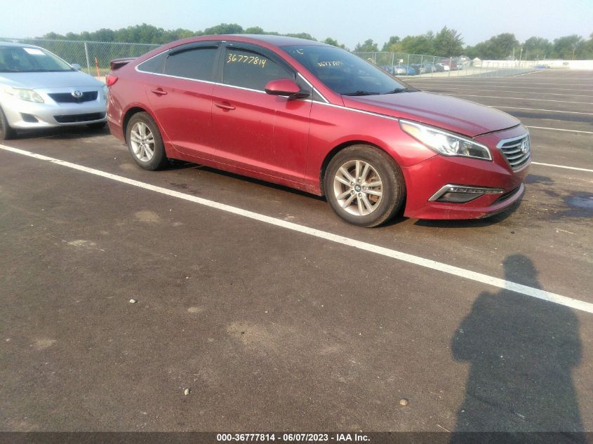 2015 HYUNDAI SONATA 2.4L SE - 5NPE24AF4FH232039