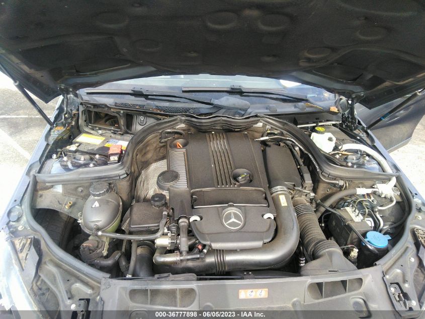 2013 MERCEDES-BENZ C 250 SPORT/LUXURY - WDDGF4HB5DA828111
