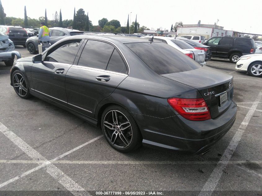 2013 MERCEDES-BENZ C 250 SPORT/LUXURY - WDDGF4HB5DA828111