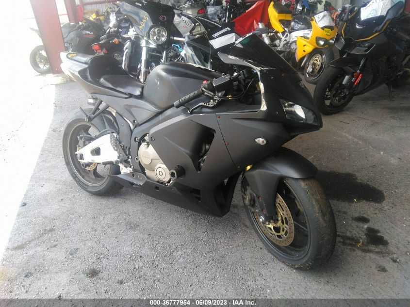 2006 HONDA CBR600 RR - JH2PC37046M300811