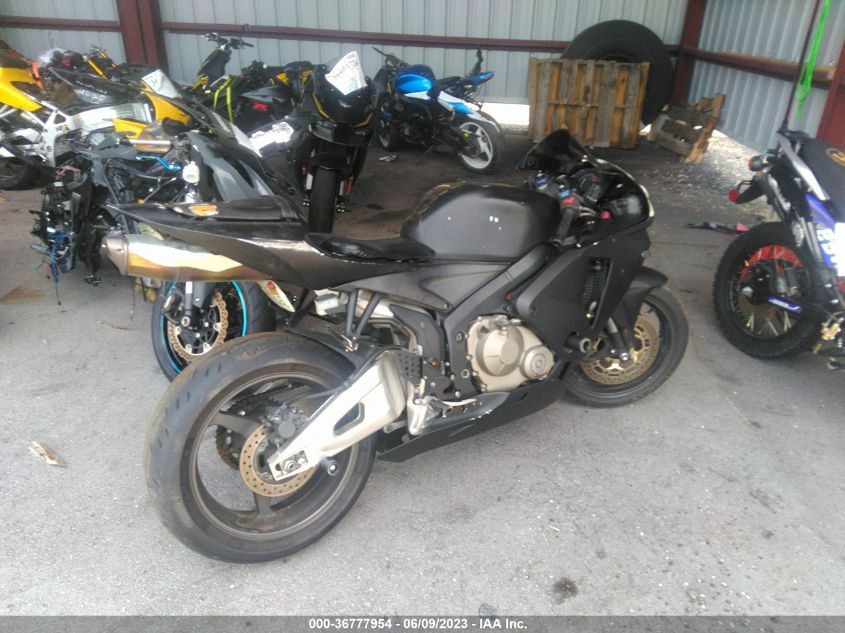 2006 HONDA CBR600 RR - JH2PC37046M300811