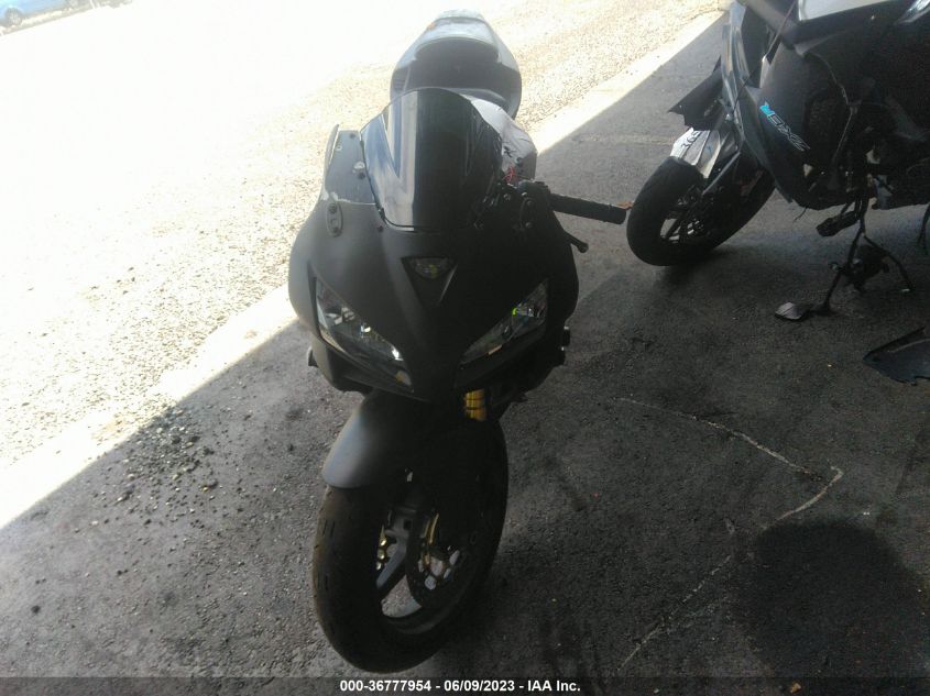 2006 HONDA CBR600 RR - JH2PC37046M300811
