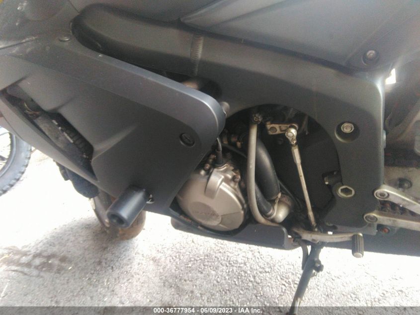 2006 HONDA CBR600 RR - JH2PC37046M300811