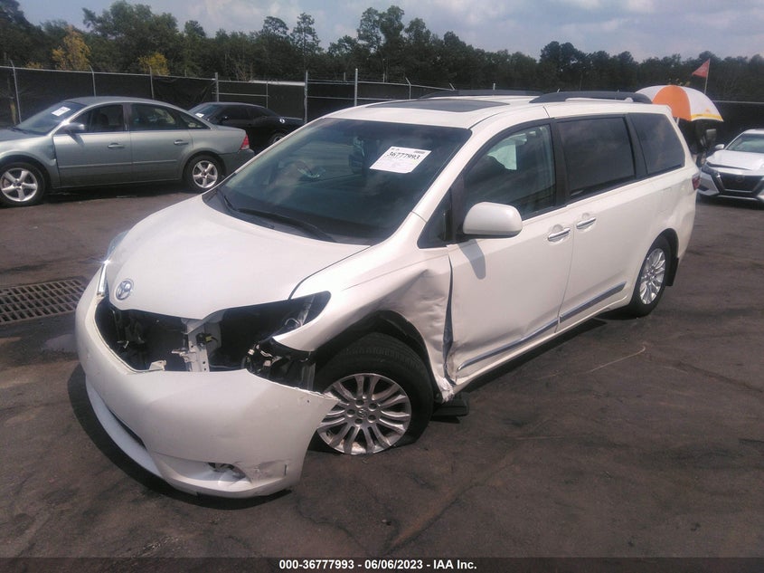 VIN 5TDYZ3DC1HS833488 2017 TOYOTA SIENNA XLE AUTO ACCESS