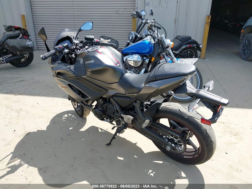 VIN ML5EXEN13NDA75692 2022 KAWASAKI EX650 N