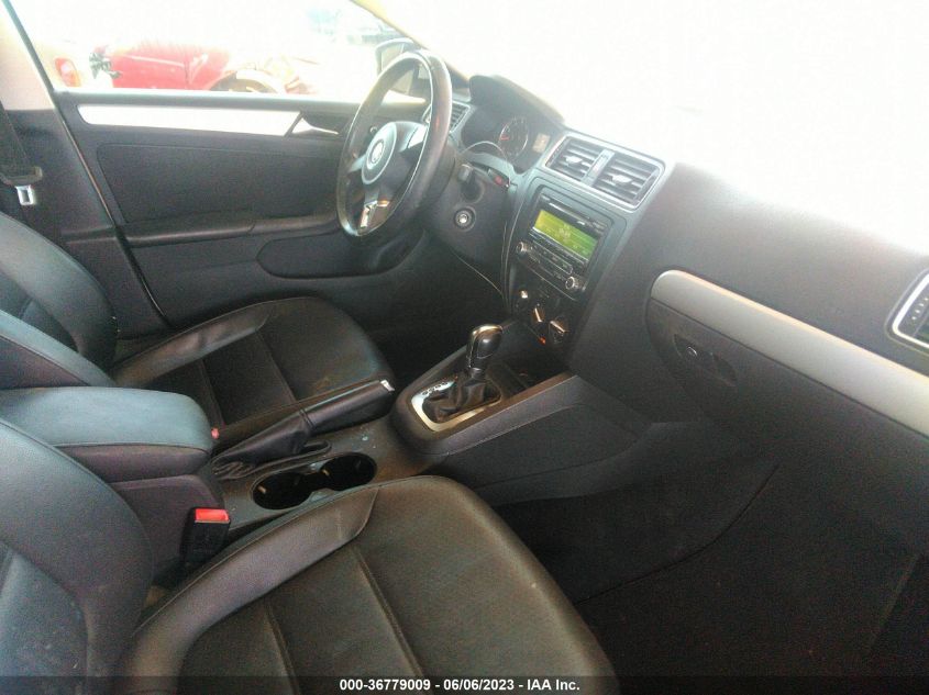 2013 VOLKSWAGEN JETTA SEDAN SE - 3VWDP7AJ9DM380324