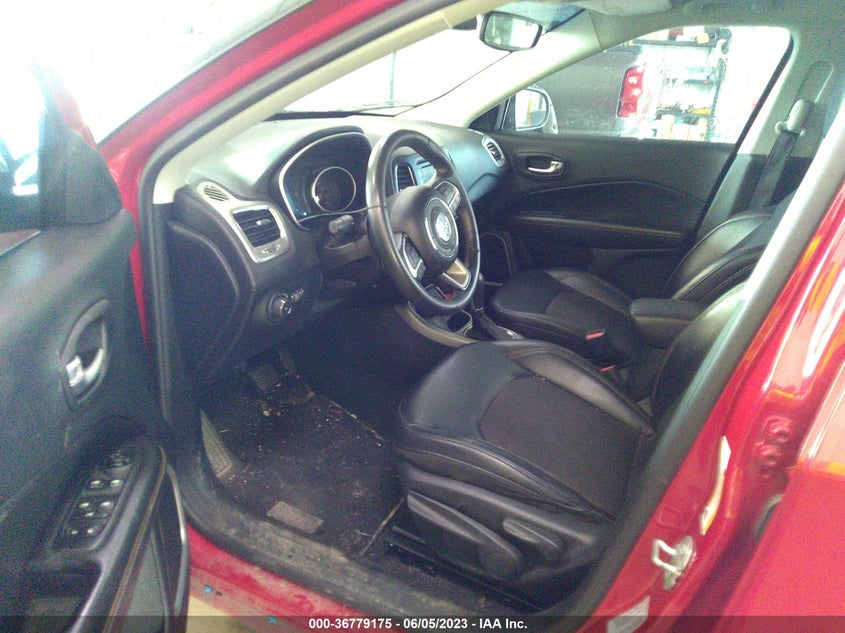 VIN 3C4NJDBB5JT103931 2018 JEEP COMPASS LATITUDE