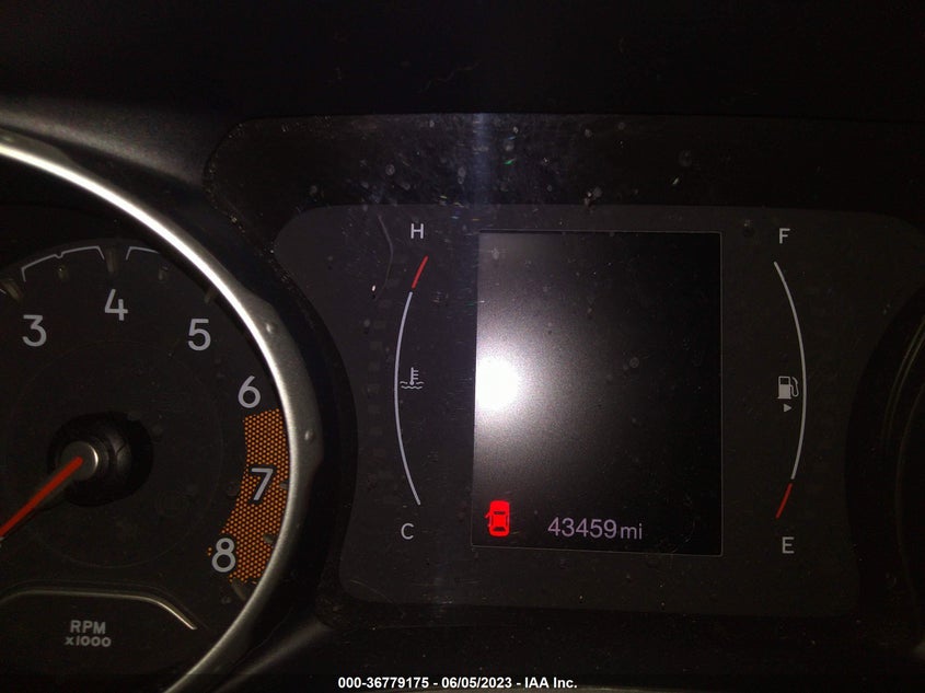 VIN 3C4NJDBB5JT103931 2018 JEEP COMPASS LATITUDE